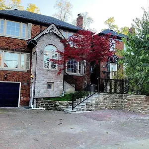 https://the-leaside-garden-guesthouse.hotelstorontoontario.org