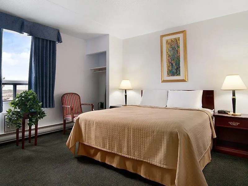 Emerald Hotel & Suites Calgary Airport