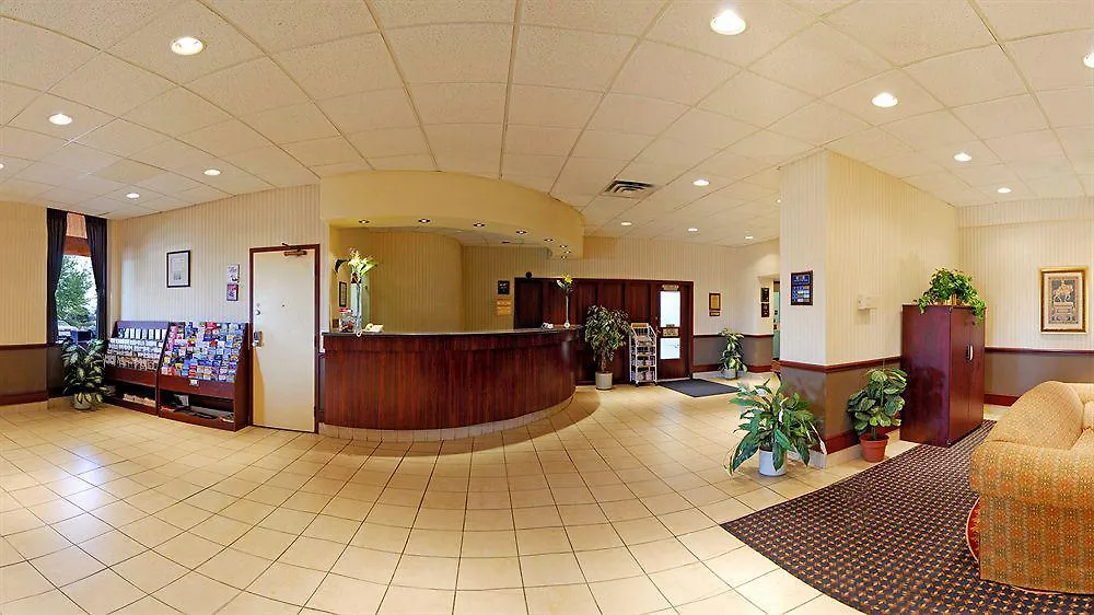 Emerald Hotel & Suites Calgary Airport 2*,